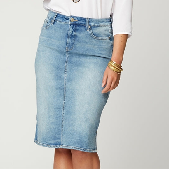 Levi's light wash midi A line denim skirt Size 26 - Picture 1 of 5